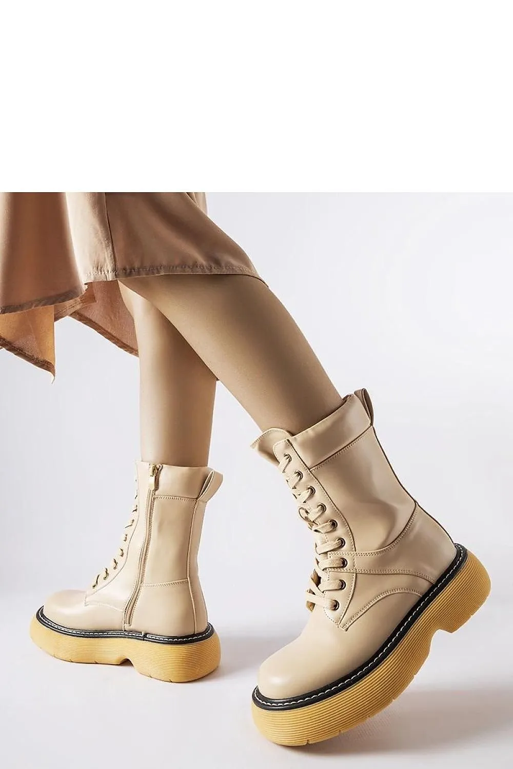 Beige insulated platform baggers