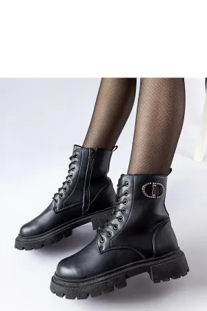 Black insulated zirconia trappers shoes