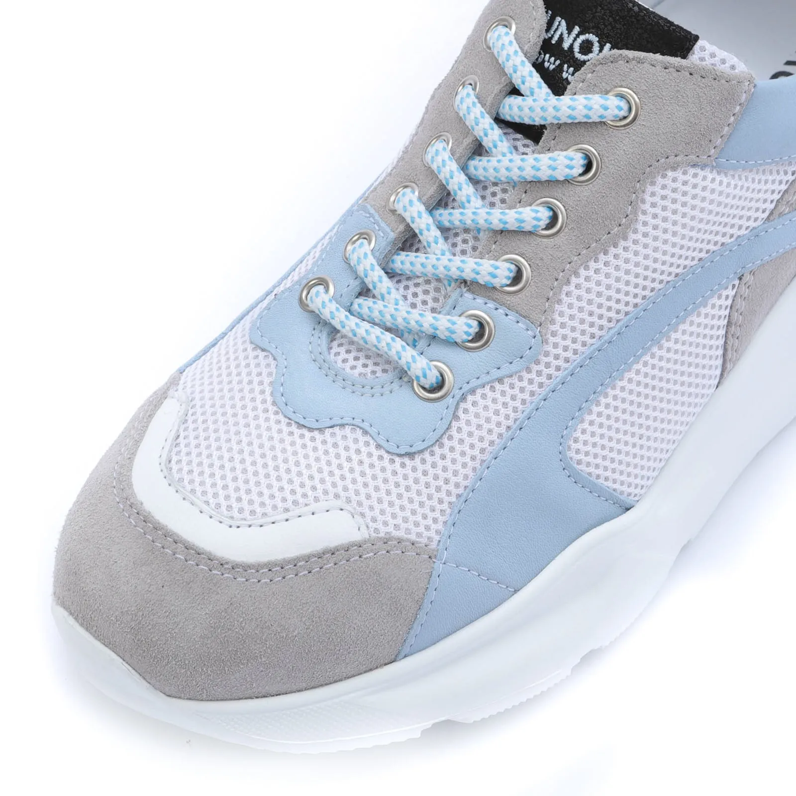 IZZI platform sneaker - baby blue
